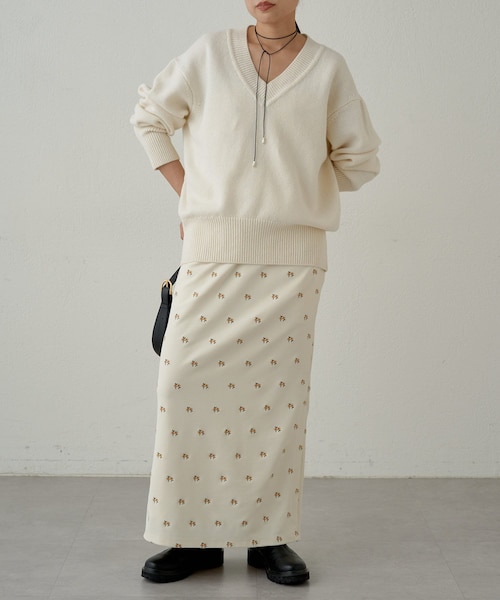 LOUNGEDRESS（ラウンジドレス）の「≪先行予約≫フラワー刺繍キャミ