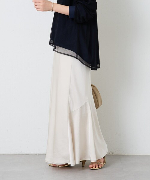 COLLAGE GALLARDAGALANTE(コラージュガリャルダガランテ)の「【女性らしいシルエット】ソフトマーメイドサテンスカート(スカート・レディース・オフホワイト/ミント/ブラック・F)」の1枚目の写真