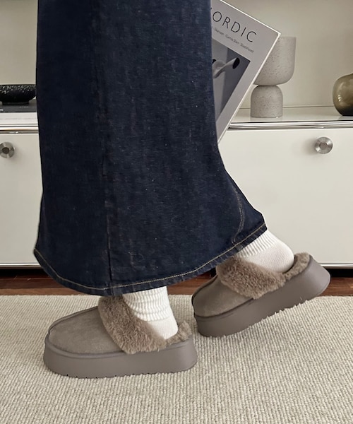 DISCOAT（ディスコート）の「【秋の＃コレ推し！】フェイクムートンサボ（シューズ・レディース・キャメル/ブラック/グレー・M/L）」の3枚目の写真