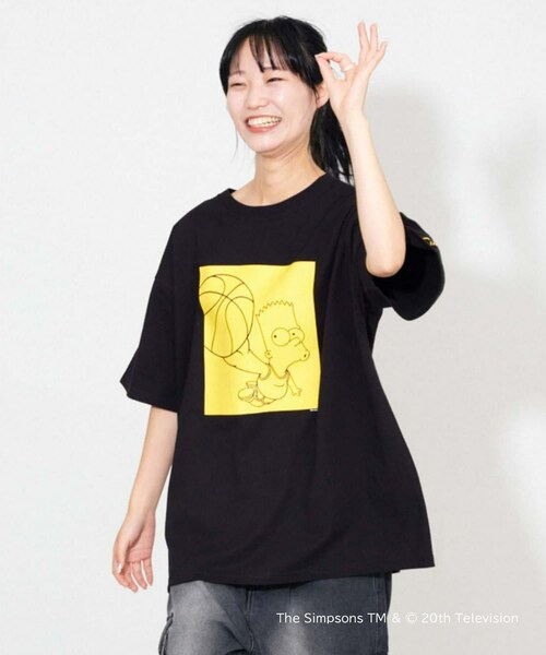 CIAOPANIC TYPY（チャオパニックティピー）の「【THE SIMPSONS】 スポーツグラフィックTEE（Tシャツ/カットソー・レディース・ブラック/ブラックその他1/ブラックその他2/ブラックその他3・M/L）」の3枚目の写真