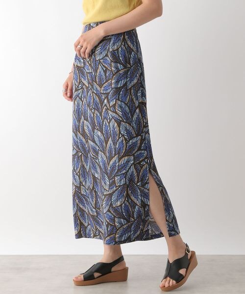 LEPSIM（レプシィム）の「アフリカンプリントナロースカート（スカート・レディース・レッド35/ブラウン55/ブルー85・FREE SIZE）」の3枚目の写真