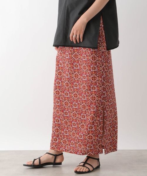 LEPSIM（レプシィム）の「アフリカンプリントナロースカート（スカート・レディース・レッド35/ブラウン55/ブルー85・FREE SIZE）」の6枚目の写真