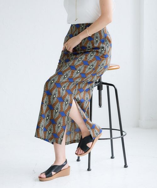 LEPSIM（レプシィム）の「アフリカンプリントナロースカート（スカート・レディース・レッド35/ブラウン55/ブルー85・FREE SIZE）」の15枚目の写真