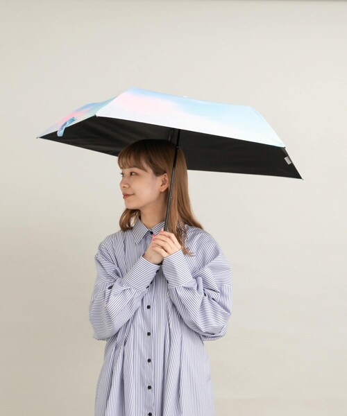 SMELLY（スメリー）の「【晴雨兼用】Wpc.　遮光軽量サンセットMINI（長傘・レディース・BLU/PNK・FREE）」の6枚目の写真
