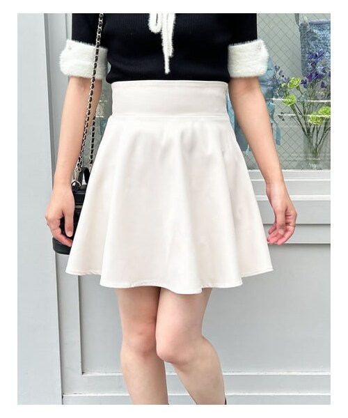 INGNI（イング）の「【秋の新作】BackレースUPフレアスカパン（スカート・レディース・ｸﾞﾚｰ/ﾁｪｯｸ/ｸﾛ/ﾗｲﾄﾍﾞｰｼﾞｭ/ﾓｶ・F）」の5枚目の写真