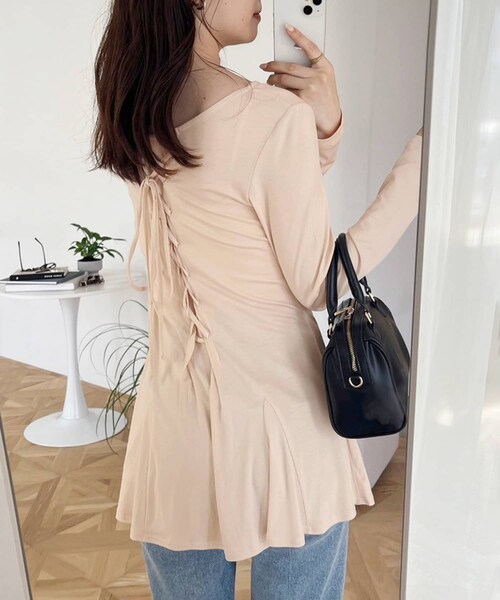 one after another NICE CLAUP（ワンアフターアナザーナイスクラップ）の「バックレースアップチュニック（チュニック・レディース・オフホワイト/アイボリー/チャコールグレー・FREE）」の2枚目の写真