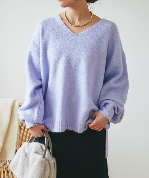 un dix cors（アンディコール）の「《予約》《柔らかく軽い着心地》ヤクライクVネックニット（ニット/セーター・レディース・エクリュ/イエロー/パープル/グレー/ブラック・F）」の4枚目の写真