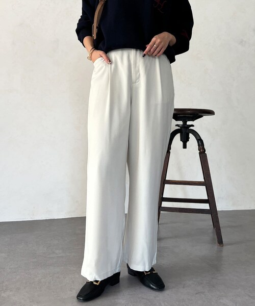 Chez toi(シェトワ)の「ポケットタックスラックスパンツ(スラックス・レディース・アイボリー/ベージュ/ブラック・F)」の1枚目の写真