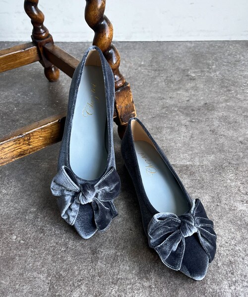 Chez toi（シェトワ）の「ベロアリボンバレーシューズ（バレエシューズ・レディース・ブラウン/グレー/ブラック・22.5/23.5/24.5）」の3枚目の写真