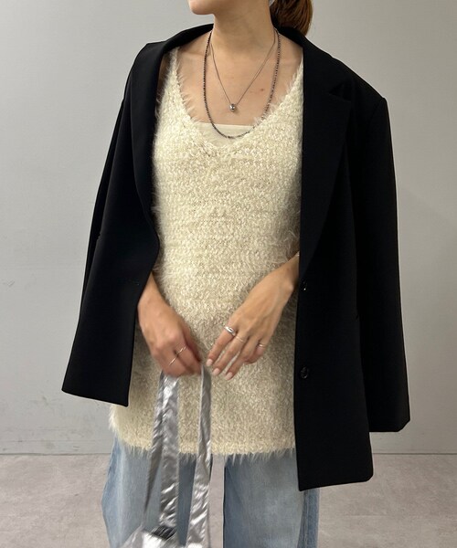 SHENERY(シーナリー)の「【レイヤードに◎】ポンポンヤーンキャミチュニック(ニット/セーター・レディース・アイボリー/グレー・F)」の1枚目の写真