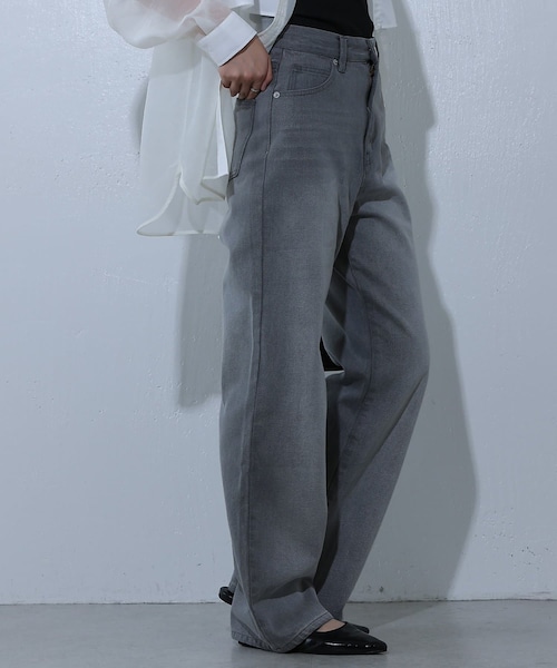 COLONY 2139（コロニートゥーワンスリーナイン）の「ルーズストレートデニム（デニムパンツ・レディース・オフホワイト/ネイビー/ミッドナイトブルー/サックスブルー/ライトグレー・S/M/L）」の2枚目の写真