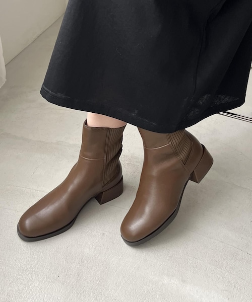 CAPRICIEUX LE'MAGE（カプリシューレマージュ）の「【リバイバルアイテム・新色/ブラウン】リブ切替ショートブーツ（ブーツ・レディース・ブラック/ブラウン・36/37/38）」の2枚目の写真