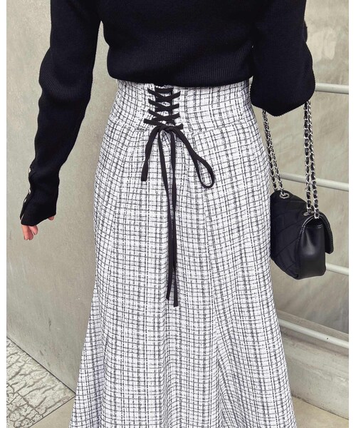 INGNI（イング）の「【WEB先行】【秋の新作】BackレースUPツイードマーメイドスカート（スカート・レディース・ｵﾌｸﾛ/ﾂｲｰﾄﾞ/ｸﾛｵﾌ/ﾂｲｰﾄﾞ・F）」の4枚目の写真