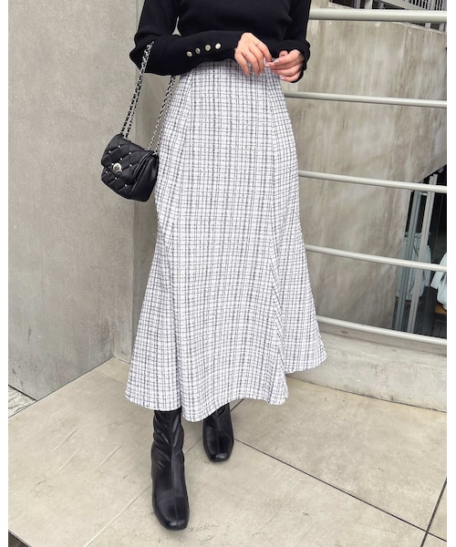 INGNI（イング）の「【WEB先行】【秋の新作】BackレースUPツイードマーメイドスカート（スカート・レディース・ｵﾌｸﾛ/ﾂｲｰﾄﾞ/ｸﾛｵﾌ/ﾂｲｰﾄﾞ・F）」の3枚目の写真