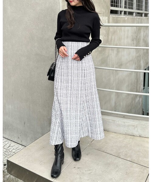 INGNI（イング）の「【WEB先行】【秋の新作】BackレースUPツイードマーメイドスカート（スカート・レディース・ｵﾌｸﾛ/ﾂｲｰﾄﾞ/ｸﾛｵﾌ/ﾂｲｰﾄﾞ・F）」の2枚目の写真