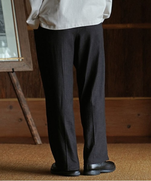 shiun（シウン）の「LINEN STRAIGHT TUCK TROUSERS（スラックス・メンズ・ブラック・XS/S/M）」の6枚目の写真