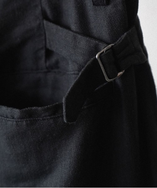 shiun（シウン）の「LINEN STRAIGHT TUCK TROUSERS（スラックス・メンズ・ブラック・XS/S/M）」の18枚目の写真