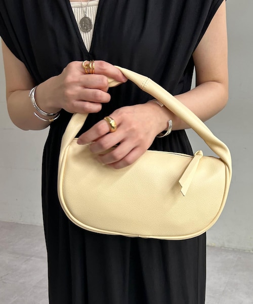 SHENERY（シーナリー）の「【使いやすいサイズ感】ミニバッグ（ハンドバッグ・レディース・ホワイト/イエロー/ブラック・F）」の3枚目の写真