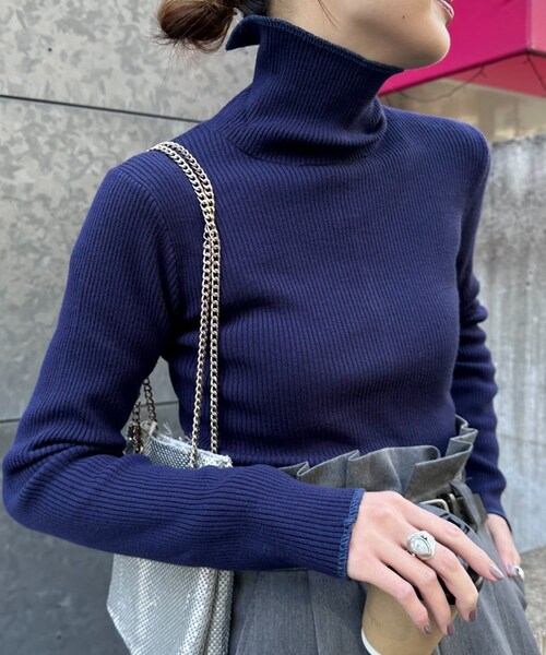 CIAOPANIC TYPY（チャオパニックティピー）の「アンチピリング配色ステッチタートル（ニット/セーター・レディース・オフホワイト/マスタード/サックスブルー/ブルー/ネイビー/ピンク/レッド/ブラウン/カーキ/グレー/ライトグレー/ブラック・ONE）」の9枚目の写真