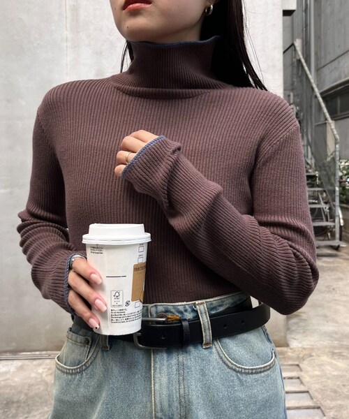 CIAOPANIC TYPY（チャオパニックティピー）の「アンチピリング配色ステッチタートル（ニット/セーター・レディース・オフホワイト/マスタード/サックスブルー/ブルー/ネイビー/ピンク/レッド/ブラウン/カーキ/グレー/ライトグレー/ブラック・ONE）」の5枚目の写真