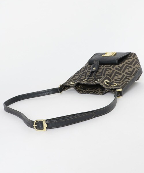 URBAN RESEARCH(アーバンリサーチ)の「VINTAGE FENDI 90Sズッカ巾着ショルダー(ショルダーバッグ・レディース・-・-)」の6枚目の写真