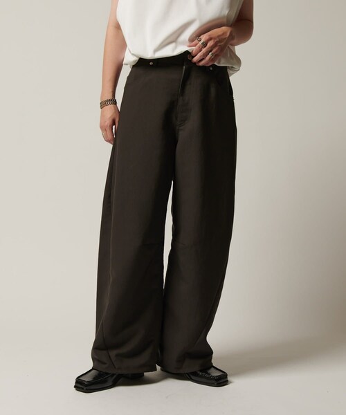 Lui's（ルイス）の「カーブスラックス（パンツ・メンズ・ブラック/チャコールグレー・S/M）」の2枚目の写真