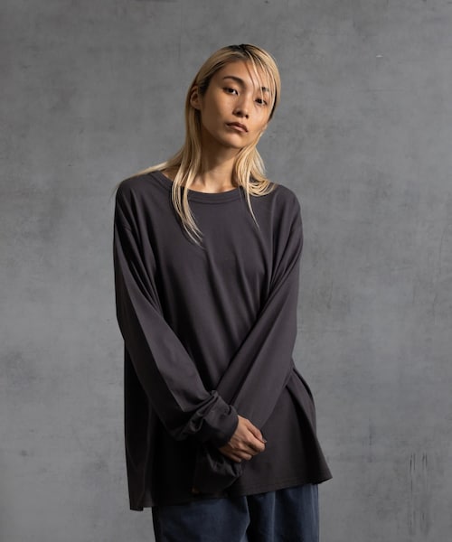 COLONY 2139(コロニートゥーワンスリーナイン)の「【paradigm】ガス焼き天竺ベーシックT L/SM(Tシャツ/カットソー・レディース・ホワイト/チャコールグレー/ブラック・M/L/XL)」の3枚目の写真