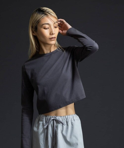 COLONY 2139（コロニートゥーワンスリーナイン）の「【paradigm】ガス焼き天竺コンパクトT（Tシャツ/カットソー・レディース・ホワイト/チャコールグレー/ブラック・S/M）」の3枚目の写真