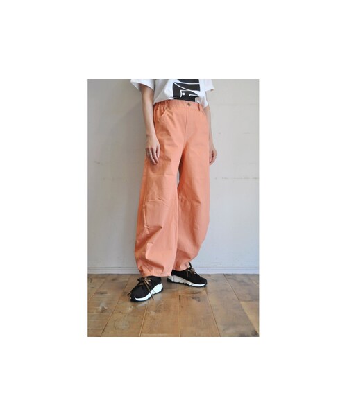 --(--)の「コクーンカラーパンツ(その他パンツ・レディース・オレンジ/イエロー/ブラック/ホワイト・one)」の1枚目の写真