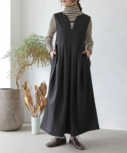 Crisp（クリスプ）の「キーネックタックジャンパースカート[c2R3581]（ジャンパースカート・レディース・ベージュ/ブラック/ブルー・FREE）」の2枚目の写真