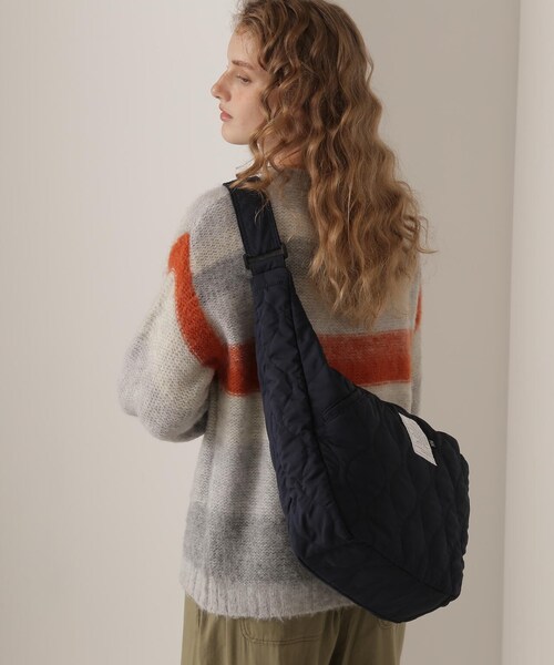 AVIREX(アヴィレックス)の「《限定》BONDING QUILTING SHOULDER BAG/キルティングショルダーバッグ(バッグ・ブラック/ブラックカモ/レッド/ネイビー/オリーブカモ・F)」の5枚目の写真