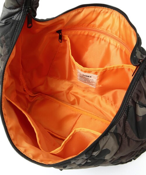 AVIREX(アヴィレックス)の「《限定》BONDING QUILTING SHOULDER BAG/キルティングショルダーバッグ(バッグ・ブラック/ブラックカモ/レッド/ネイビー/オリーブカモ・F)」の17枚目の写真
