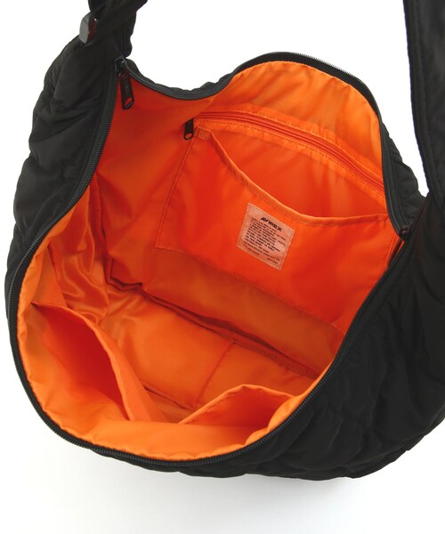 AVIREX(アヴィレックス)の「《限定》BONDING QUILTING SHOULDER BAG/キルティングショルダーバッグ(バッグ・ブラック/ブラックカモ/レッド/ネイビー/オリーブカモ・F)」の14枚目の写真