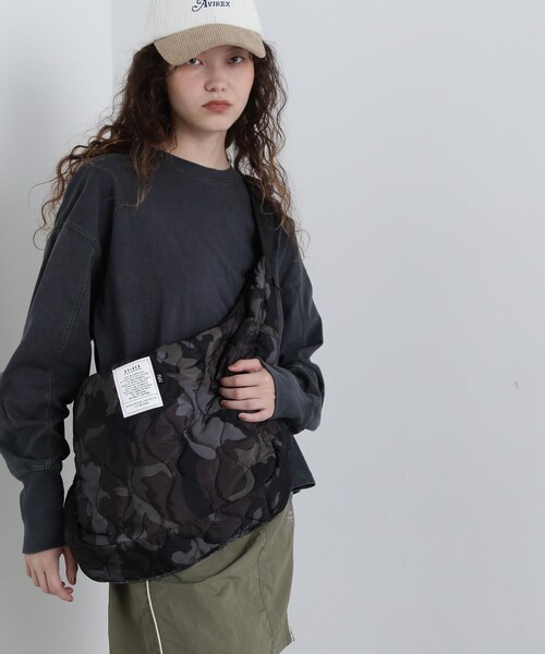 AVIREX(アヴィレックス)の「《限定》BONDING QUILTING SHOULDER BAG/キルティングショルダーバッグ(バッグ・ブラック/ブラックカモ/レッド/ネイビー/オリーブカモ・F)」の3枚目の写真