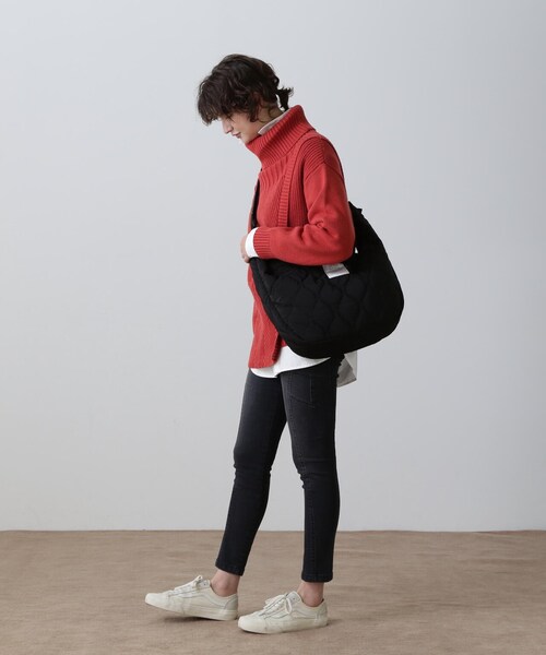 AVIREX(アヴィレックス)の「《限定》BONDING QUILTING SHOULDER BAG/キルティングショルダーバッグ(バッグ・ブラック/ブラックカモ/レッド/ネイビー/オリーブカモ・F)」の12枚目の写真
