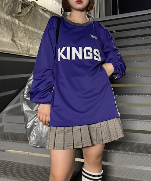 CIAOPANIC(チャオパニック)の「【NBA/エヌビーエー】別注ベロアロゴプルオーバー(Tシャツ/カットソー・レディース・オレンジ/パープル・ONE)」の2枚目の写真