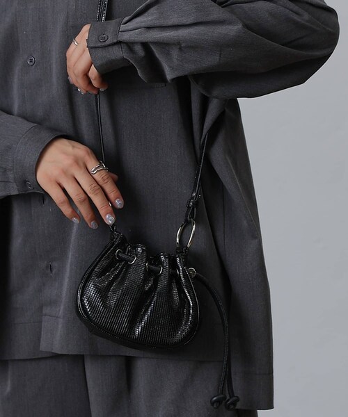 COLONY 2139（コロニートゥーワンスリーナイン）の「ミラーミニショルダー（ショルダーバッグ・レディース・シルバー/ブラック・FREE）」の2枚目の写真