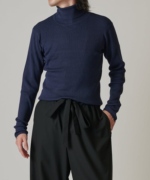 Lui's（ルイス）の「スリムタートルニット（ニット/セーター・メンズ・チャコールグレー/ブラック/ネイビー/ホワイト・S/M）」の4枚目の写真