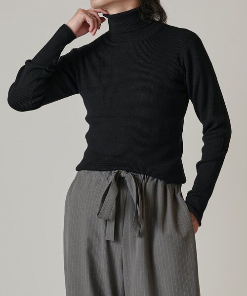 Lui's（ルイス）の「スリムタートルニット（ニット/セーター・メンズ・チャコールグレー/ブラック/ネイビー/ホワイト・S/M）」の3枚目の写真