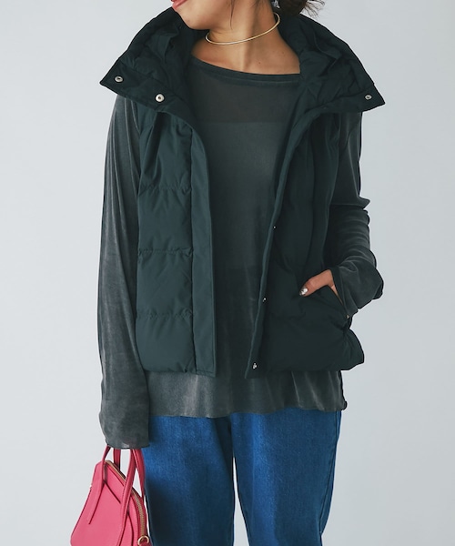 un dix cors（アンディコール）の「《予約》《着回し力抜群》エアリーピュアダウンベスト（ダウンベスト・レディース・アイボリー/カーキ/ブラック・F）」の2枚目の写真