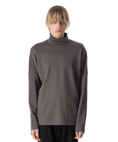 ATTACHMENT（アタッチメント）の「WO/NY SMOOTH OVERSIZED HIGHNECK L/S TEE（その他・メンズ・BLACK/01/GRAY/07/D.BROWN/23・01/02/03）」の2枚目の写真