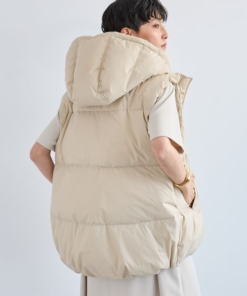 新品未使用　2024冬　バンヤードストーム　ダウンベスト ベージュ BARNYARDSTORM（バンヤードストーム）の「フーディーダウンベスト