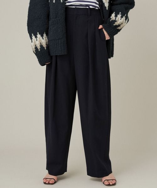 Curensology（カレンソロジー）の「ダブルクロスツータックパンツ