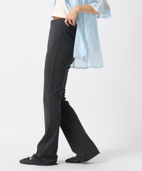 FOREVER 21(フォーエバー トゥエンティーワン)の「レイヤードカットフレアパンツ(フォーマルスーツ/小物・ブラック09/グレー10・S/M)」の12枚目の写真