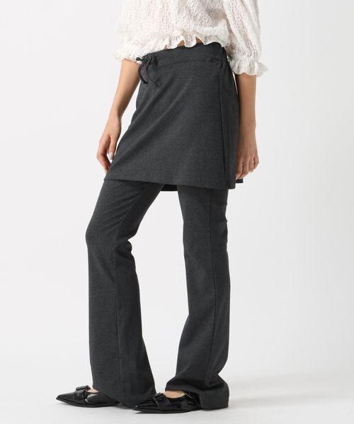 FOREVER 21(フォーエバー トゥエンティーワン)の「レイヤードカットフレアパンツ(フォーマルスーツ/小物・ブラック09/グレー10・S/M)」の8枚目の写真