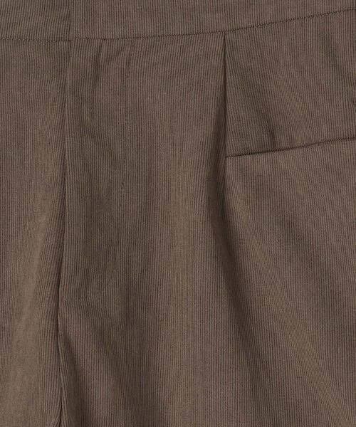 Heather(ヘザー)の「細コーデュロイショートパンツ(パンツ・ブラック 09/ブラウン 58・S/M)」の15枚目の写真