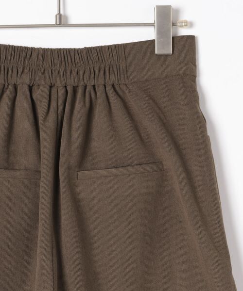 Heather(ヘザー)の「細コーデュロイショートパンツ(パンツ・ブラック 09/ブラウン 58・S/M)」の13枚目の写真