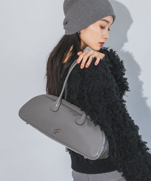 JEANASIS（ジーナシス）の「フェイクレザーボーリングBAG（バッグ・ブラック(09)/グレー(12)/ボルドー(35)・FREE）」の2枚目の写真