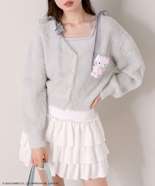 OLIVE des OLIVE(オリーブデオリーブ)の「HELLO KITTY ふわふわカーデ(カーディガン/ボレロ・レディース・オフホワイト/ピンク/サックスブルー・FREE)」の2枚目の写真