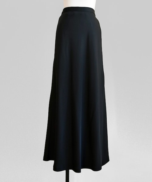 Marient（マリエント）の「サテンロングSK（スカート・レディース・グレー/ブラック・FREE）」の2枚目の写真